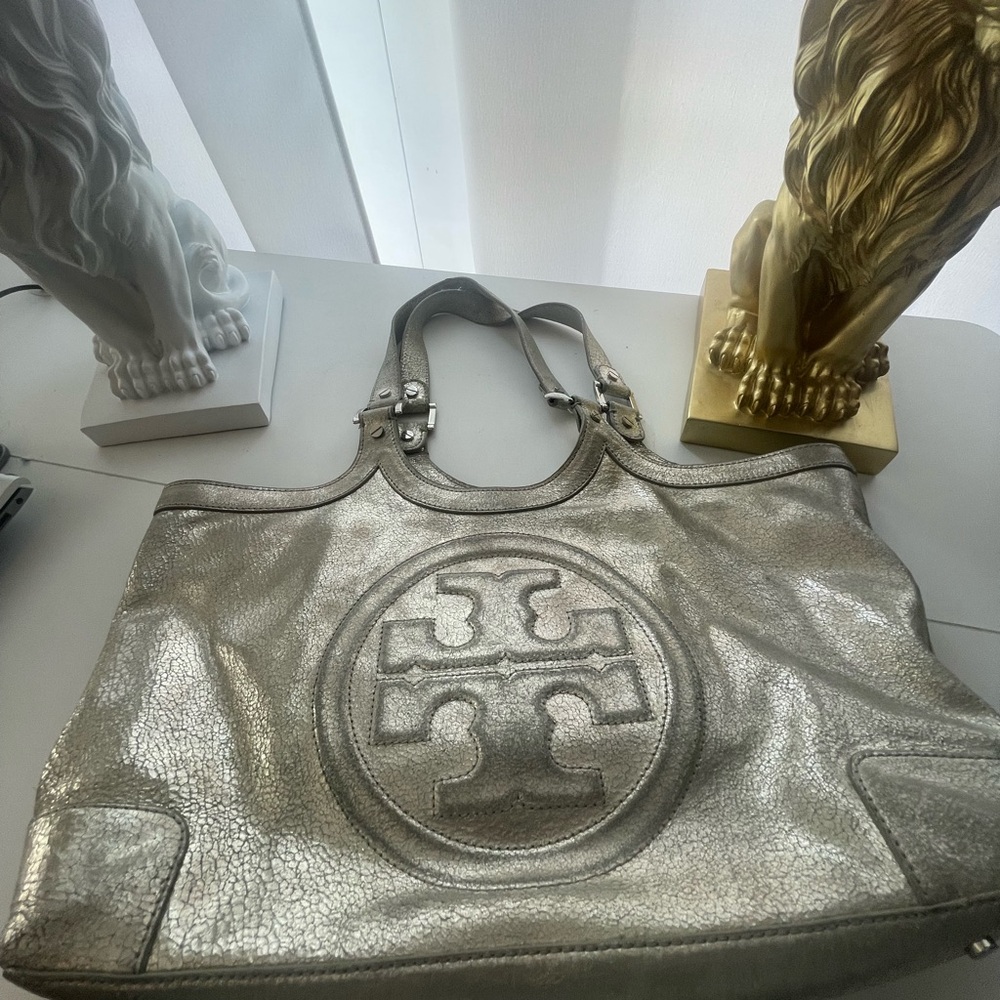 Tory Burch Metallic Silver Bombe handbag - Picture 2 of 14